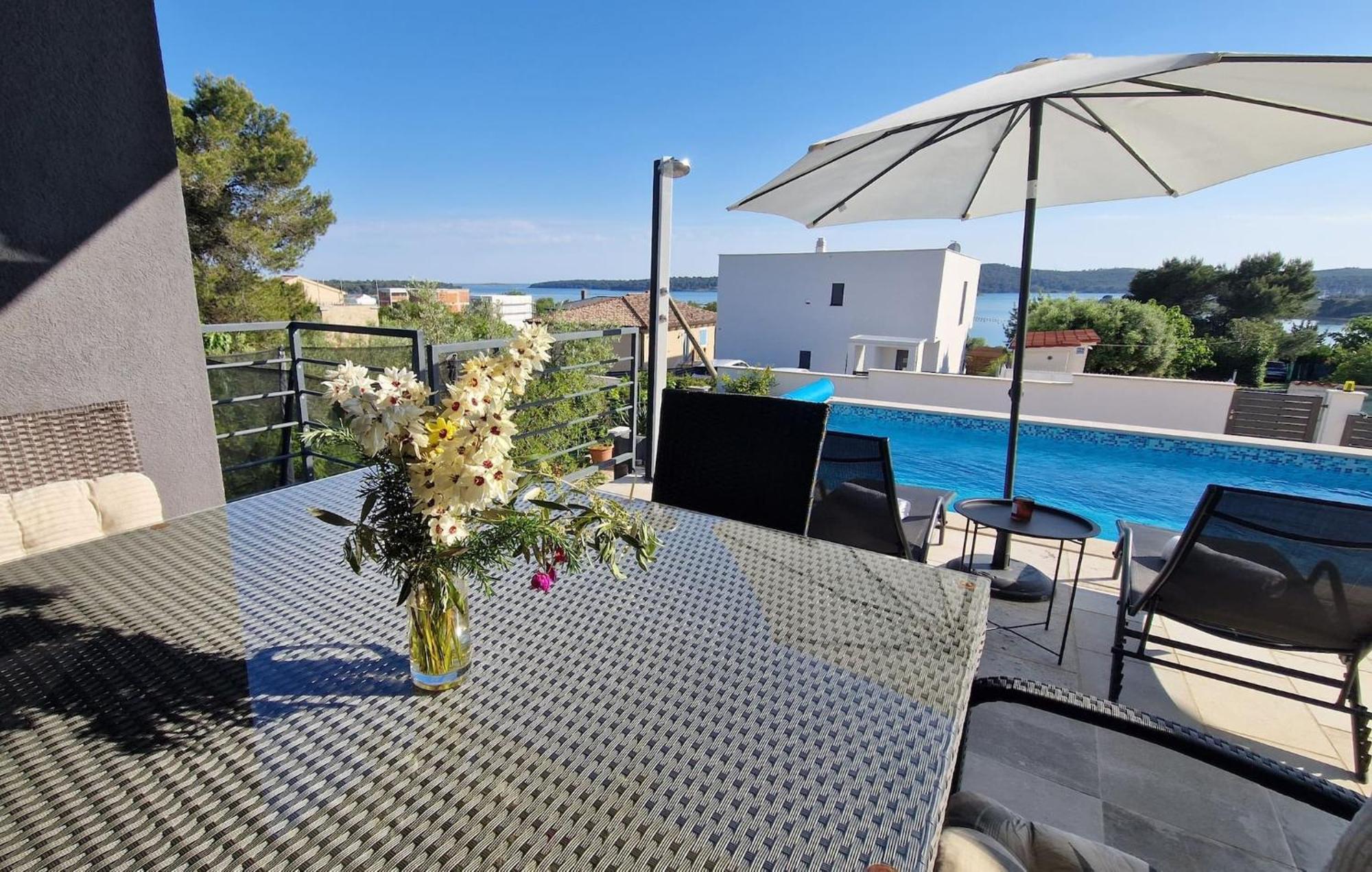 Villa Pura Vida With Sea View Pula Exteriör bild