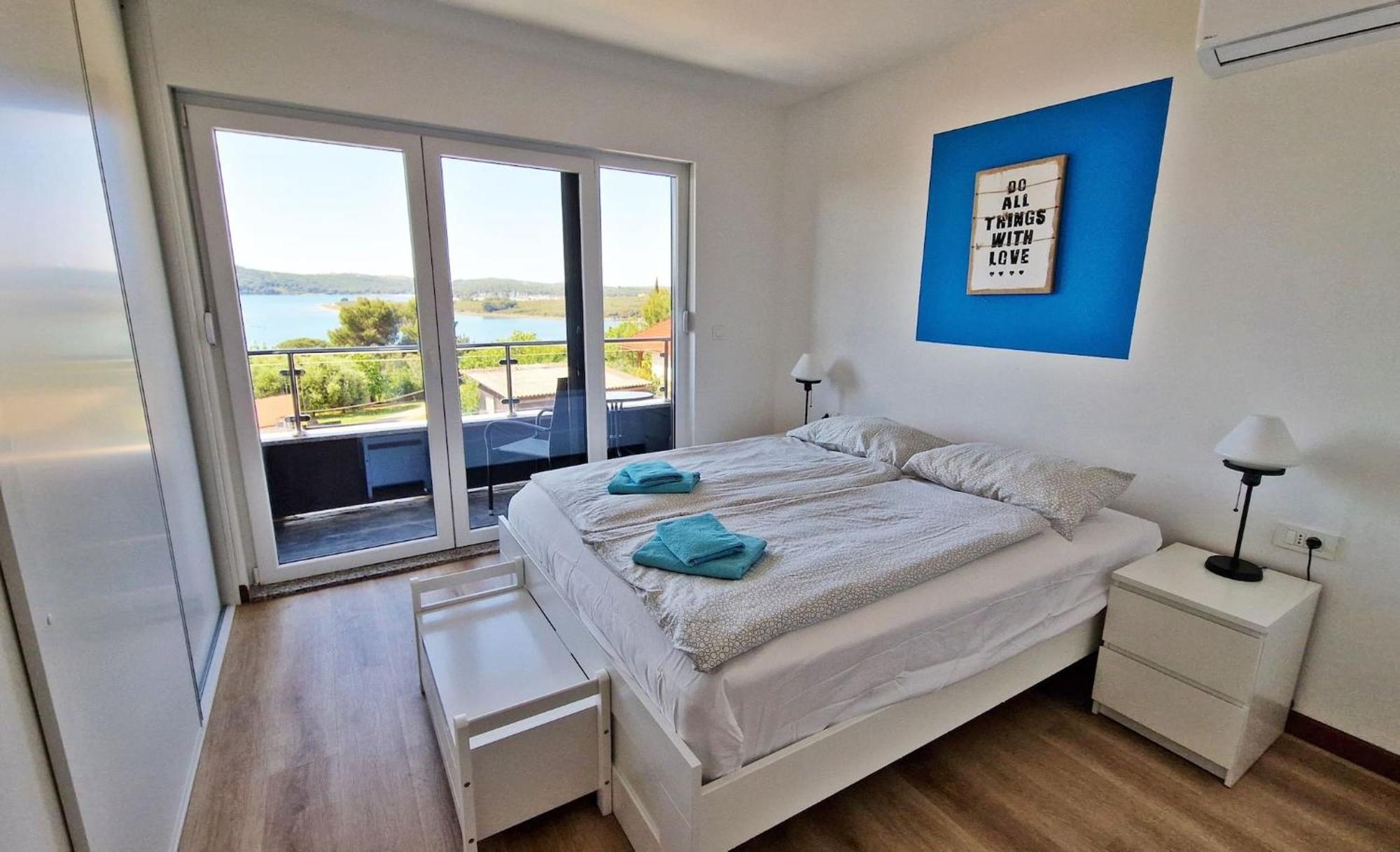 Villa Pura Vida With Sea View Pula Exteriör bild