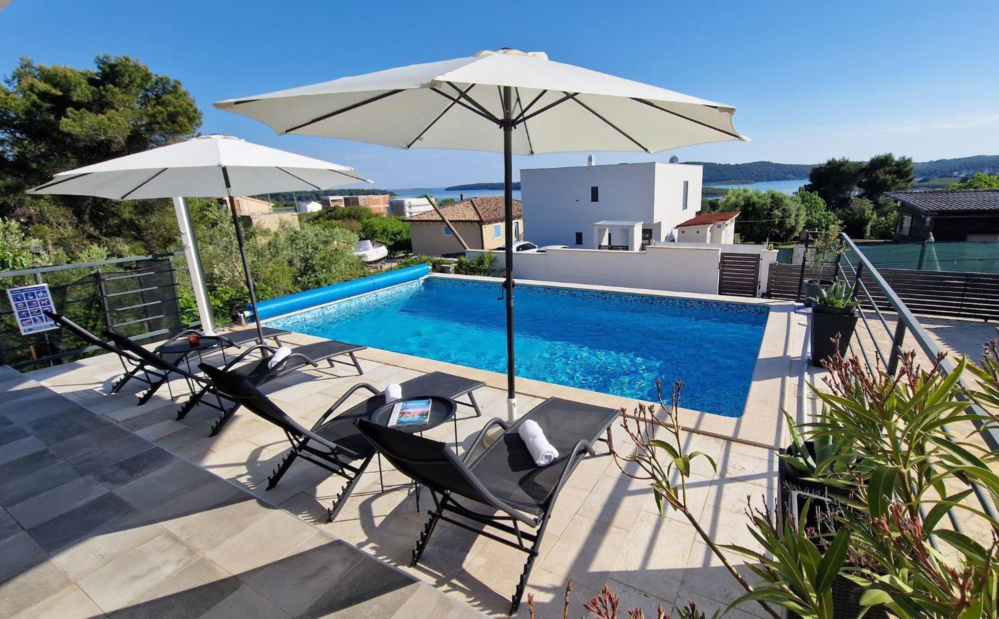 Villa Pura Vida With Sea View Pula Exteriör bild